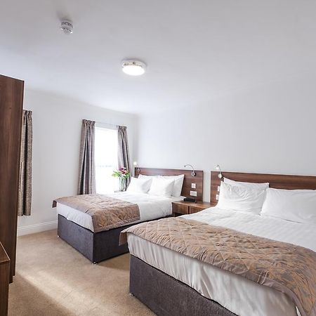 Signature Hotel London Илфорд Екстериор снимка