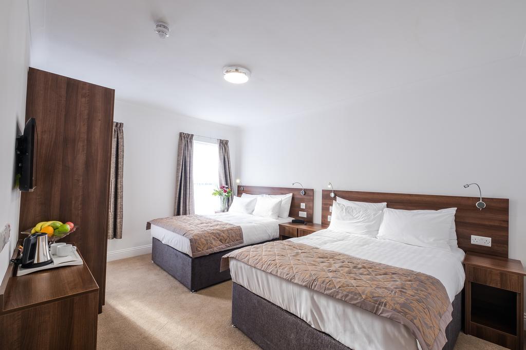 Signature Hotel London Илфорд Екстериор снимка